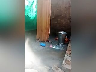 Hindi Bang-out In Desi Villge Damsel Bathing Outdoor Real Desi Damsel Big Fun Bags Nice Virginal Female Viral Hd Nude Vid